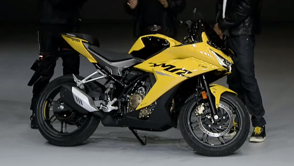 new-hero-karizma-xmr-motorcycle-specs-features-price