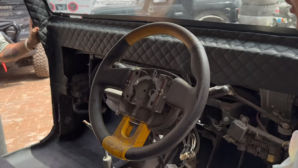 old-mahindra-thar-modified-new-gen-thar