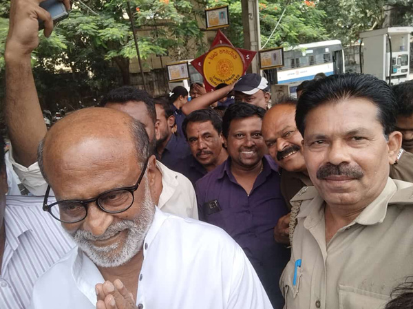 rajinikanth-surprise-visit-to-bmtc-depot