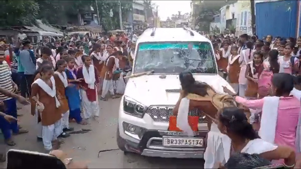 mahindra-scorpio-suv-vandalized-outrage-students