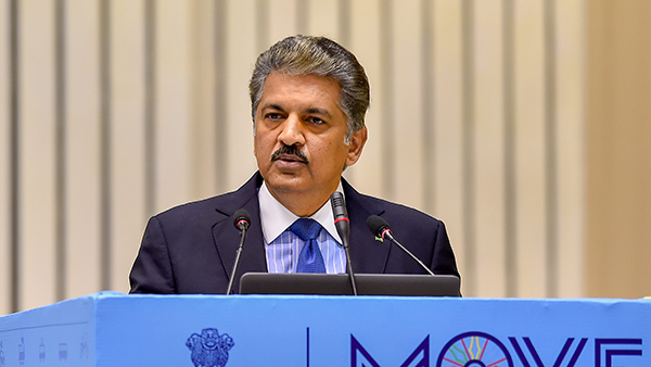 anand-mahindra-cricketer-siraj-car-gift-clarification