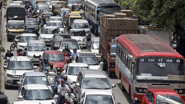 Bengaluru । ತಲೆನೋವು ತಂದಿಟ್ಟ ಟ್ರಾಫಿಕ್, ಬೆಂಗಳೂರಿಗರಿಂದ ದಿಢೀರ್ ಹೊಸ ನಿರ್ಧಾರ!