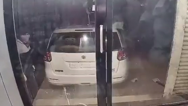 atm-robbery-marashtra-goes-wrong-video-viral