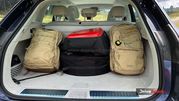 mercedes-eqe-suv-review-battery-range-features