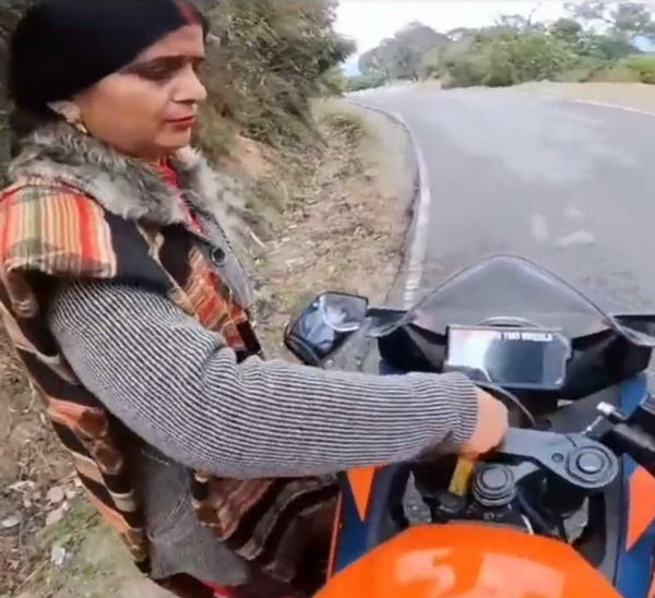 mother-wept-seeing-her-sons-rash-driving