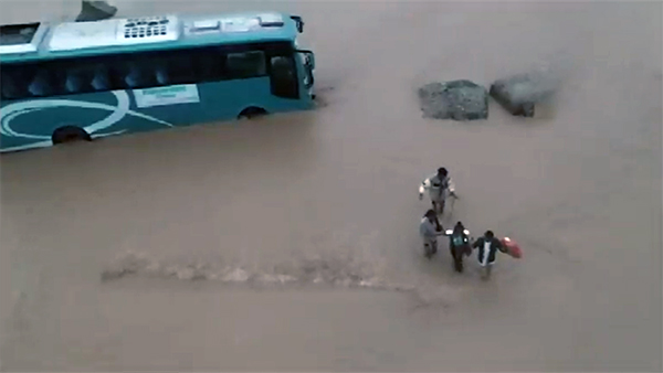 haridwar-flood-53-devotees-rescue-orange-alert