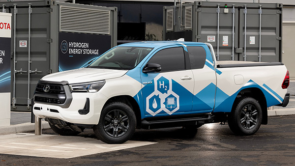 toyota-hilux-hydrogen-fuel-cell-car-revealed