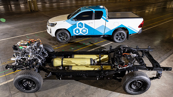 toyota-hilux-hydrogen-fuel-cell-car-revealed