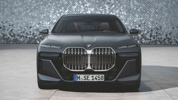 bmw-i7-m70-xdrive-bmw-740d-m-sport-launched-india