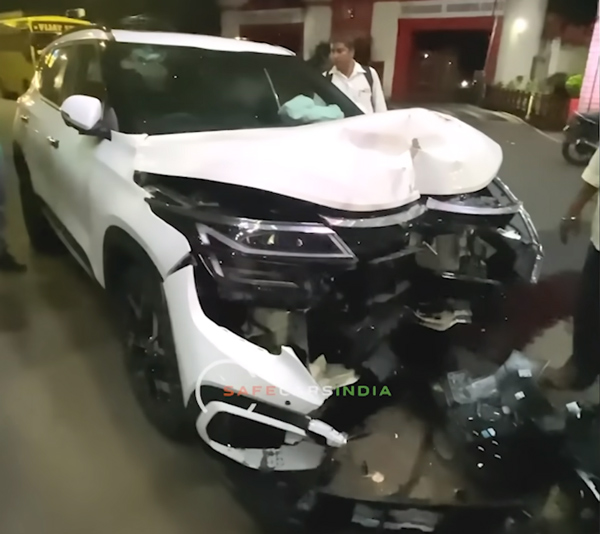  Kia: ಮೊದಲ ಬಾರಿಗೆ ಅಪಘಾತಕ್ಕೆ ತುತ್ತಾದ ಹೊಸ ಕಿಯಾ ಸೆಲ್ಟೋಸ್‌, ಸುರಕ್ಷತೆಗೆ ಸರಿಸಾಟಿಯಿಲ್ಲ.. ಪ್ರಯಾಣಿಕರು ಸೇಫ್!