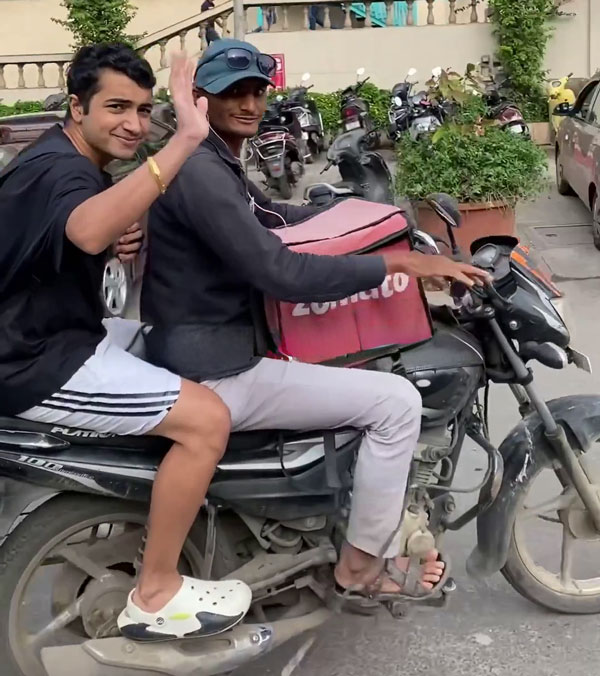  Zomato And Makes Delivery Agent Drop To home