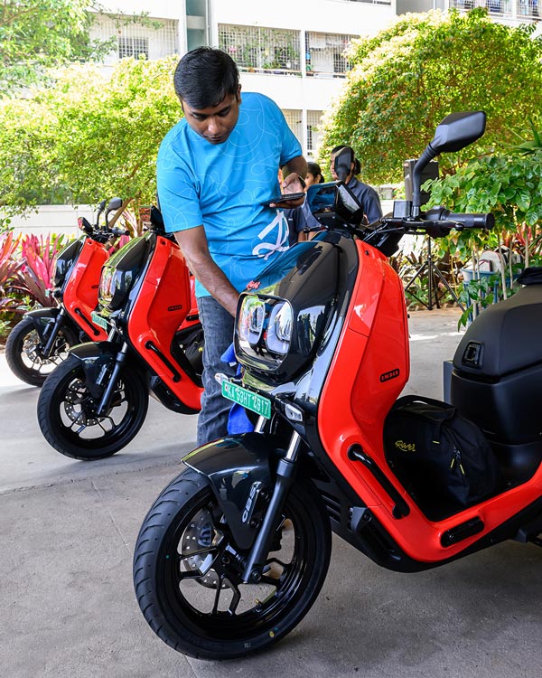 river-indie-electric-scooter-delivery-start