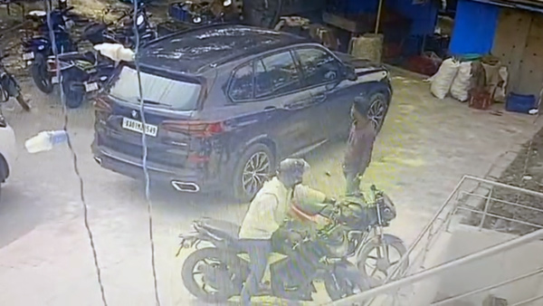 thiefs-break-bmw-car-window-rob-rs-13-lakh-viral-video