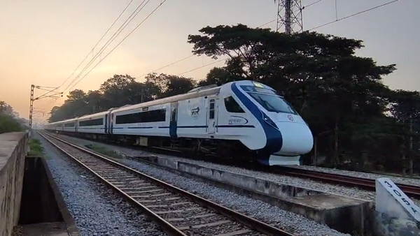 Vande Bharat: ಬೆಂಗಳೂರು-ಬೆಳಗಾವಿ ವಂದೇ ಭಾರತ್ ಎಕ್ಸ್‌ಪ್ರೆಸ್ ಟ್ರಯಲ್ ರನ್ ಯಶಸ್ವಿ.. ಟಿಕೆಟ್ ದರ ಎಷ್ಟಿರಲಿದೆ?