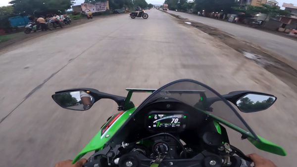 two-bikes-collide-highway-high-speed-viral-video