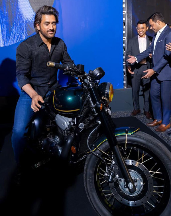 MS Dhoni Gets Customised Jawa 42 Bobber 