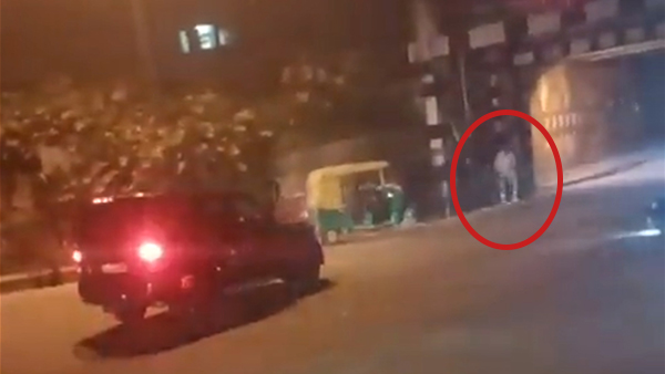  ಬೆಂಗಳೂರು: ಮಾನವೀಯತೆಯೇ ಇಲ್ವಾ.. ಮಹೀಂದ್ರಾ ಸ್ಕಾರ್ಪಿಯೋ ಹತ್ತಿಸಿ ಕೊಲೆ, ಬೆಚ್ಚಿಬೀಳಿಸುತ್ತೆ ವಿಡಿಯೋ