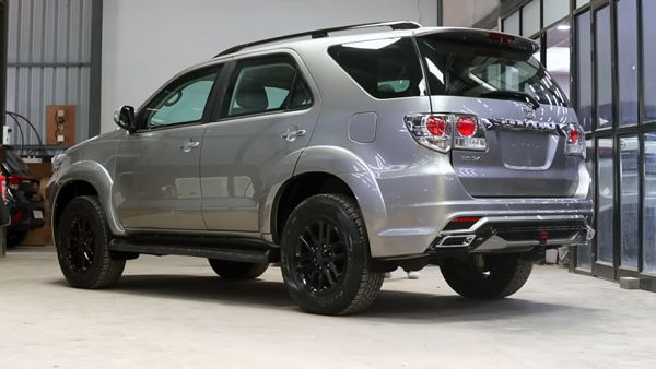 Toyota Fortuner 