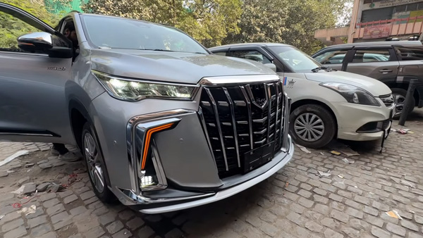 Toyota Innova Hycross