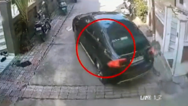 ದೇವರು ಕಾಪಾಡಿಬಿಟ್ಟ.. ಮೈಮೇಲೆ ಹೋದ ವೋಲ್ವೋ ಕಾರು, ಬದುಕುಳಿದ ಮಗು: ಈ ವೈಶಿಷ್ಟ್ಯವಿದ್ರೆ ಏನು ಆಗುತ್ತಿರಲಿಲ್ಲ!