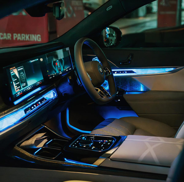 ನಟಿಯರಿಗೆ BMW ಈ ಎಲೆಕ್ಟ್ರಿಕ್ ಕಾರೆಂದರೇ ಪಂಚಪ್ರಾಣ.. 2 ಕೋಟಿ ಕೊಟ್ಟು ಖ್ಯಾತ ಉದ್ಯಮಿ ದಿನೇಶ್‌ರಿಂದ ಖರೀದಿ