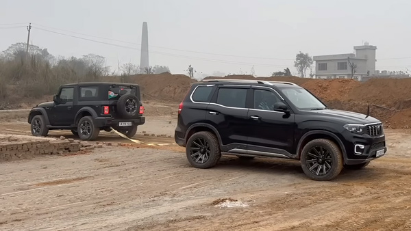 Thug Of War Between Mahindra Thar and Scorpio N Video Viral
