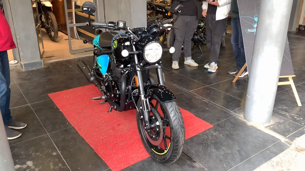 First Royal Enfield Shotgun 650 Delivered In India