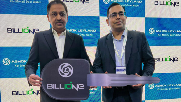 ashok-leyland-commences-delivery-of-electric-trucks-at-bharat-mobility-global-expo