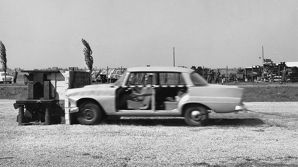 worlds-1st-car-crash-test-details