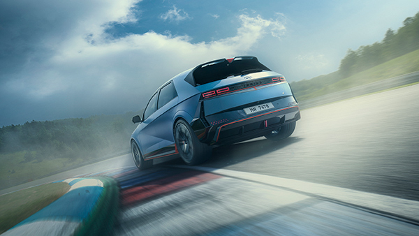 hyundai-ioniq-5-n-named-among-top-three-in-the-world-finalists-for-2024-world-car-awards