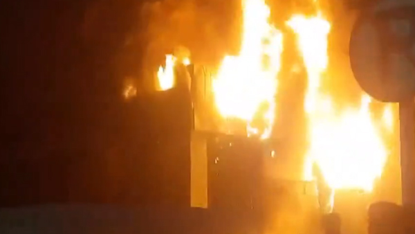 shimoga-hyundai-showroom-fire-incident-6-new-cars-gutted