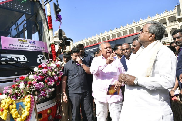 Ksrtc Ashwamedha Classic Buss: Cm Siddaramaiah Launches: Free Travel For Women