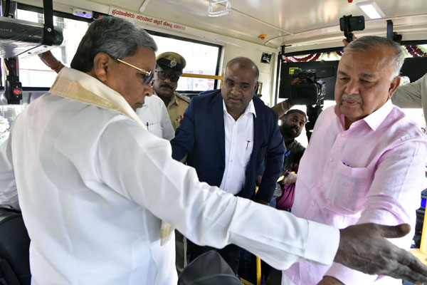 1000-buses-added-to-ksrtc-within-this-year-chief-minister-siddaramaiah
