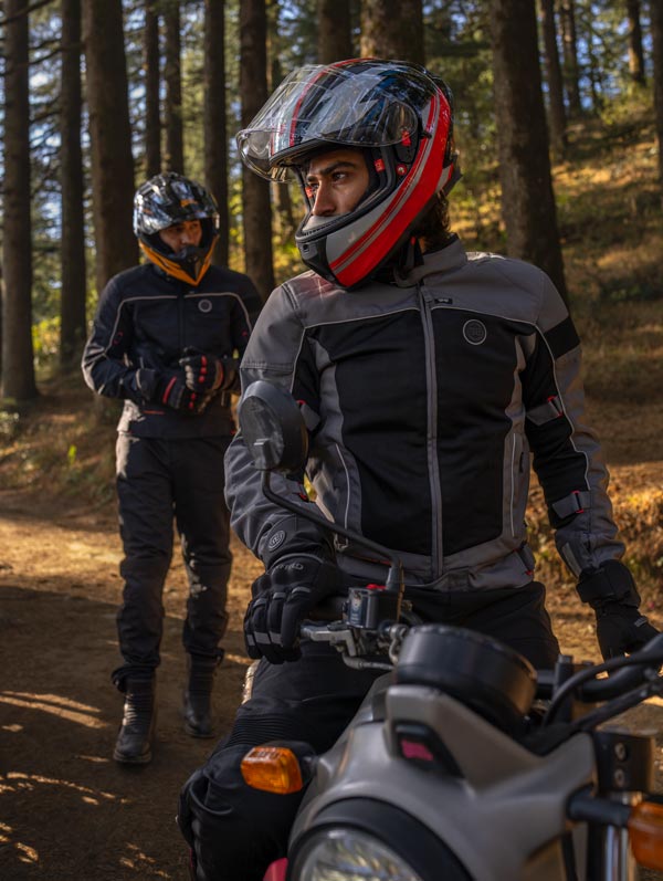 royal-enfield-launches-explorer-v4-riding-jacket