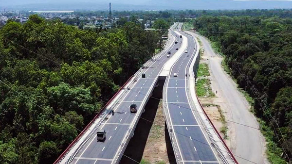 nitin-gadkari-promises-highways-to-match-us-by-end-of-2024
