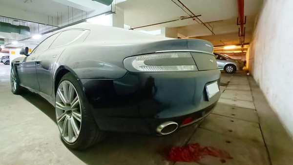 expensive-aston-martin-rapide-sports-car-car-abandoned