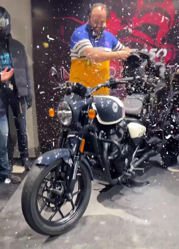 Karan Dua Buys Royal Enfield Shotgun 650