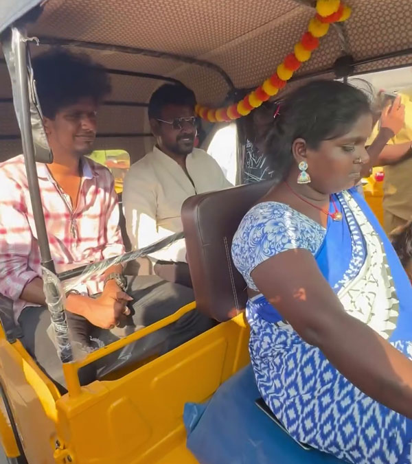 Actor Raghava Lawrence And KPY Bala Gifts Auto Rickshaw To Poor woman