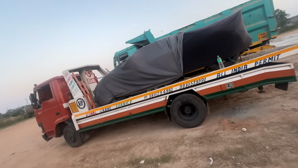 Youtuber Lamborghini Huracan Seazed And Fined 3 5 Crore By Chennai Police