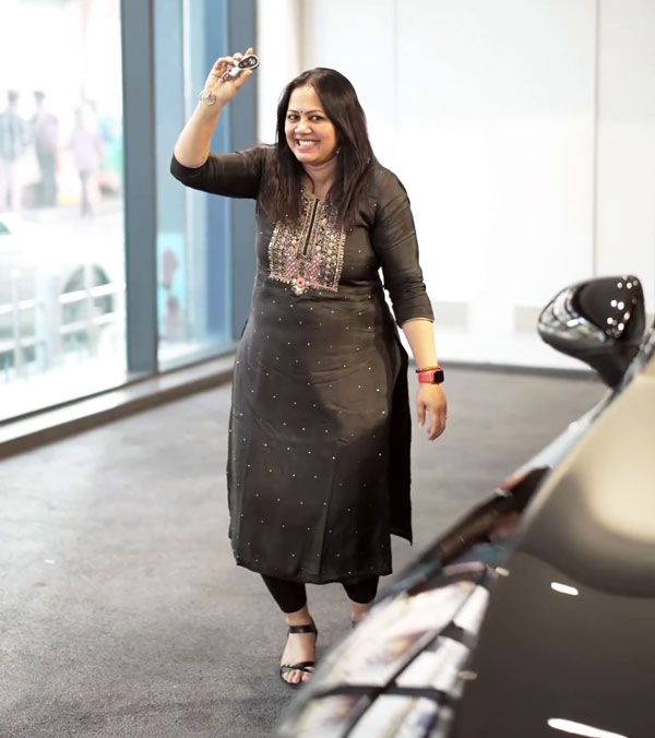 Famous Anchor Archana Chandhoke Buy Mercedes - Benz GLC 220d Car Full Fill Father Dream