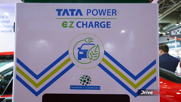 tata-powers-ev-charging-network-surpasses-10-crore-green-kms-milestone