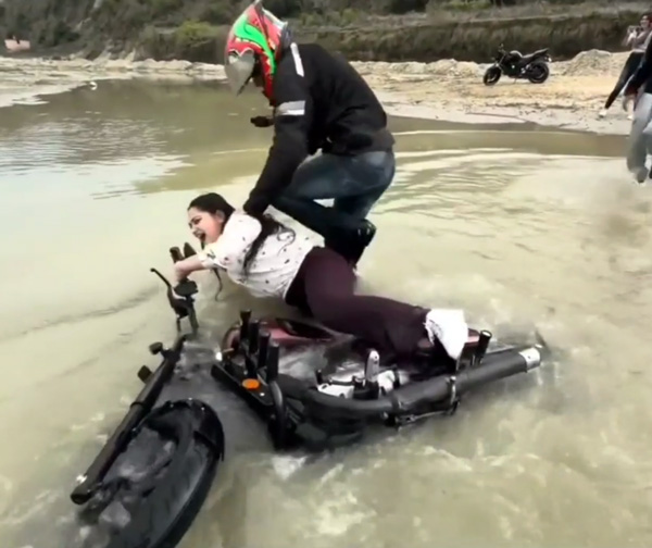 Girl Falls Into River While Riding Jawa 42 Bobber Video Breaks The Internet