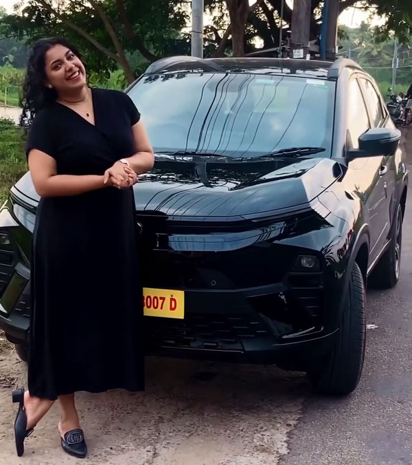malayalam-actress-jewel-mary-buys-new-tata-nexon-dark-edition