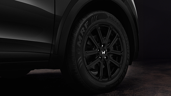 mahindra-launches-xuv700-ax5-select-starting-at-rs-16-89-lakh