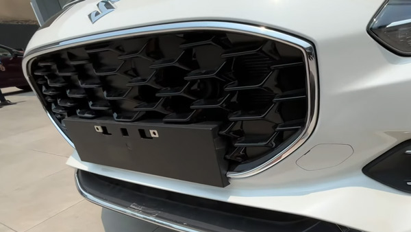 2024-maruti-swift-base-variant-accessories-details