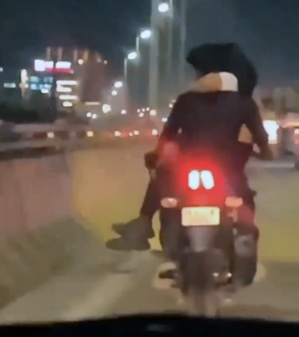 bangalore-police-arrested-couple-who-were-romanced-on-moving-bike