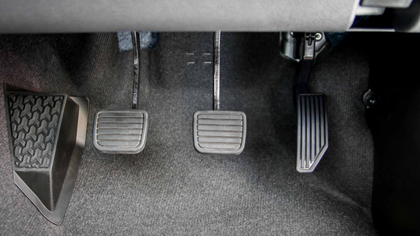 car-tips-what-is-dead-pedal-and-its-importance