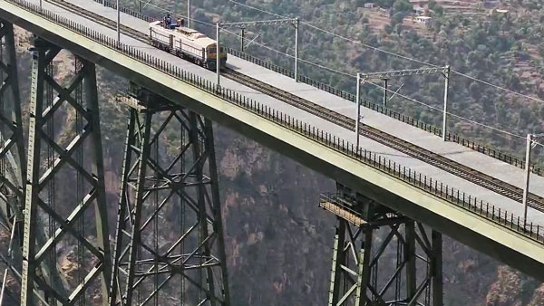 World s Tallest Railway Bridge In Jammu Kashmir Chenab 1st Train Trial Run Success