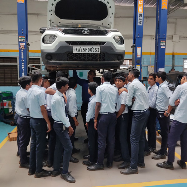 tata-motors-automotive-skill-labs-initiative-nurtures-over-4000-students-annually