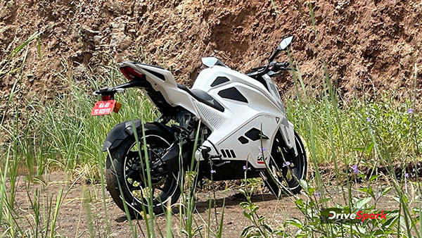 Ultraviolette F77 Mach 2 Detailed Review Pushing the Limits of Electric Performance